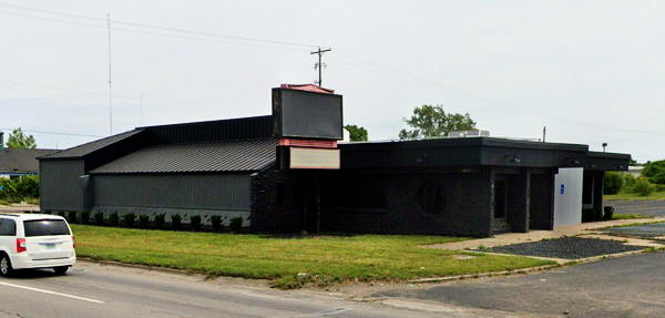 Big Boy Restaurants (Elias Brothers, Elias Bros) - Flint - 1901 S Dort Hwy (newer photo)